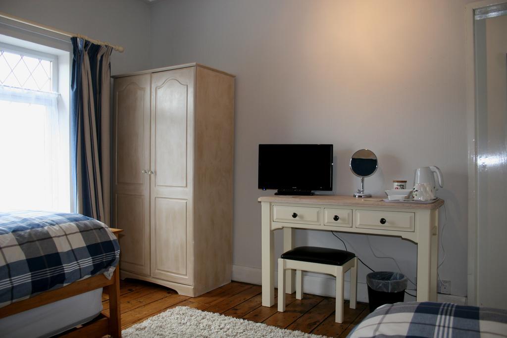 Mere Cottage B & B Alsager Oda fotoğraf