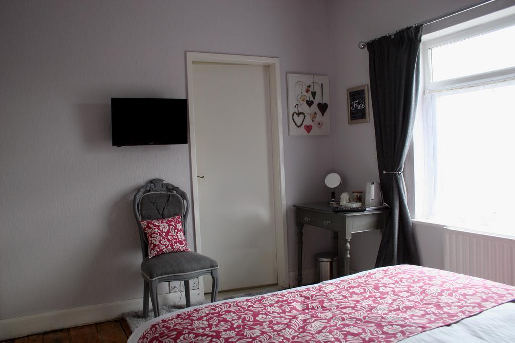 Mere Cottage B & B Alsager Oda fotoğraf