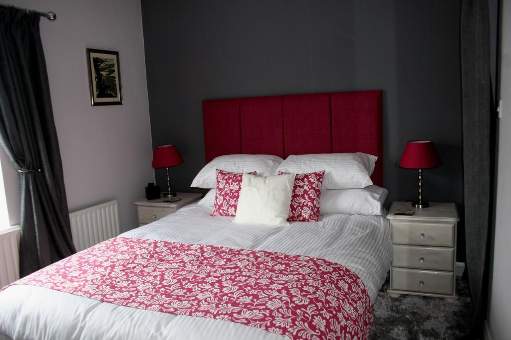 Mere Cottage B & B Alsager Oda fotoğraf
