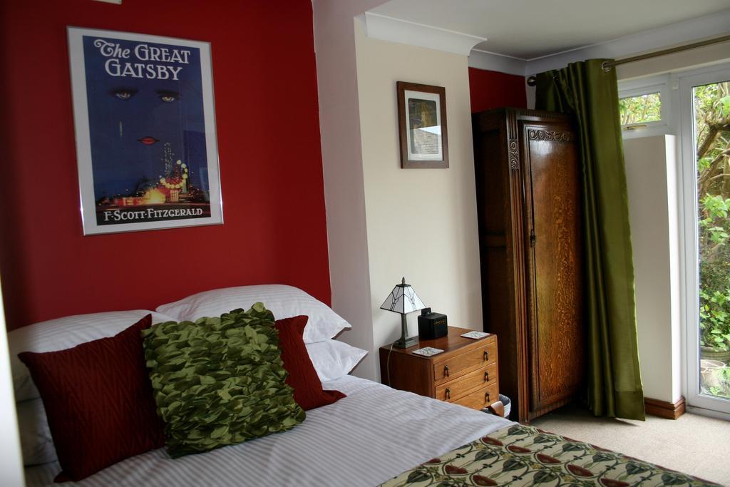 Mere Cottage B & B Alsager Oda fotoğraf