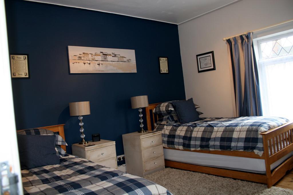 Mere Cottage B & B Alsager Oda fotoğraf